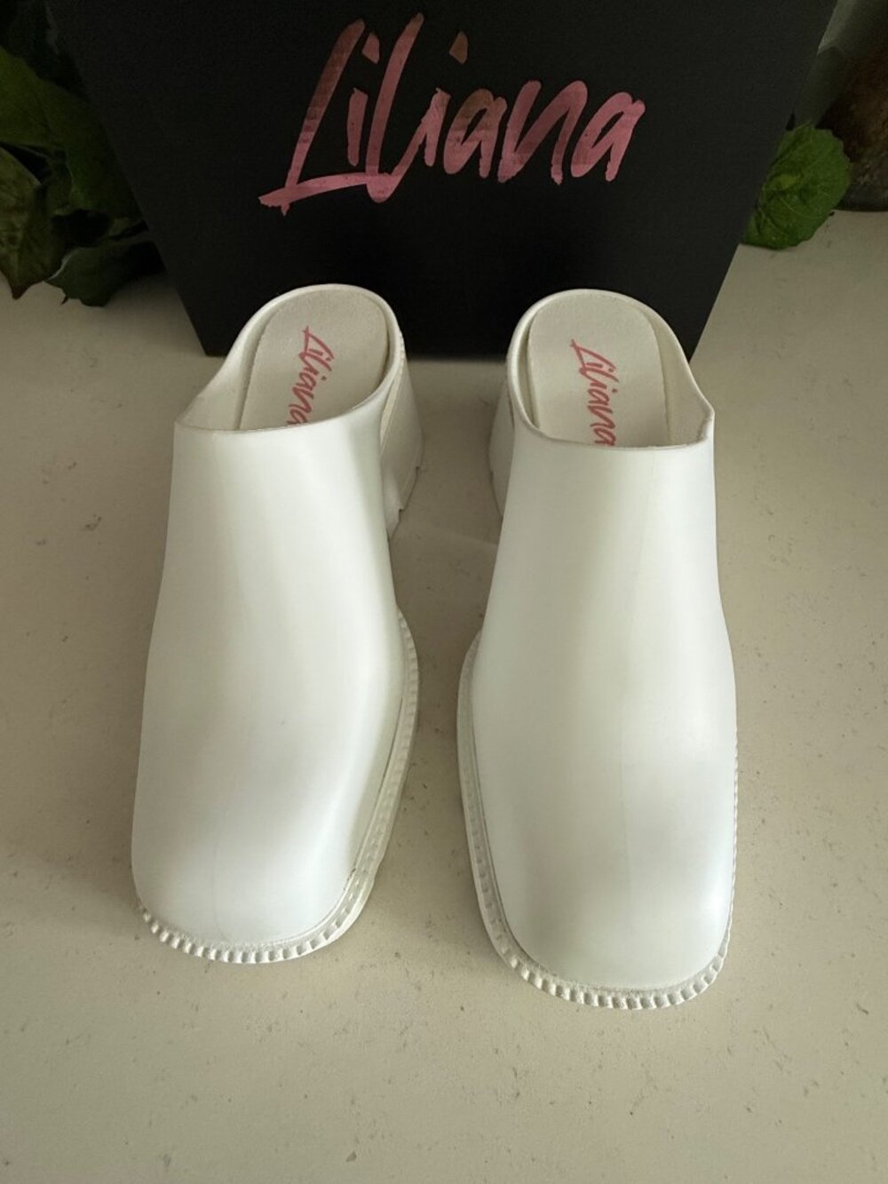 Liliana Womens White Craig-1 Platform Mule Clogs Size 10